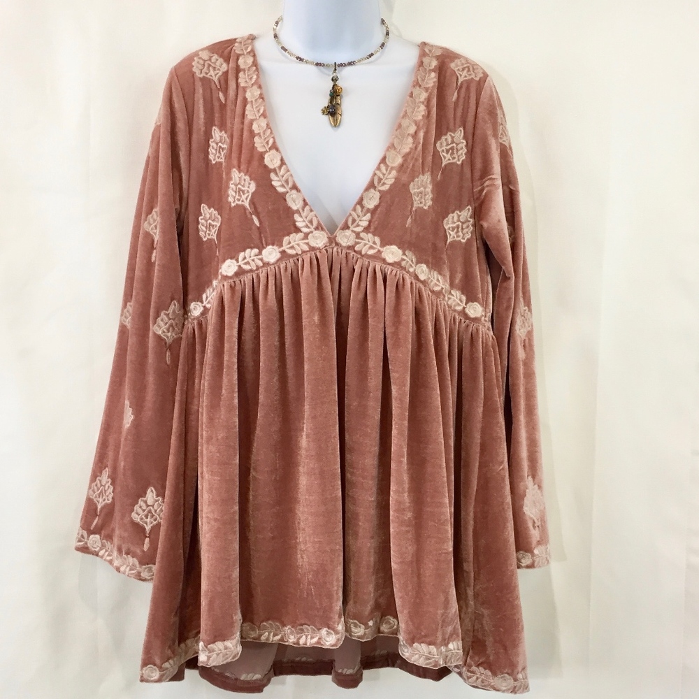 POL Small Crush Velvet Embroidered Oversized Tunic - Picture 2 of 8